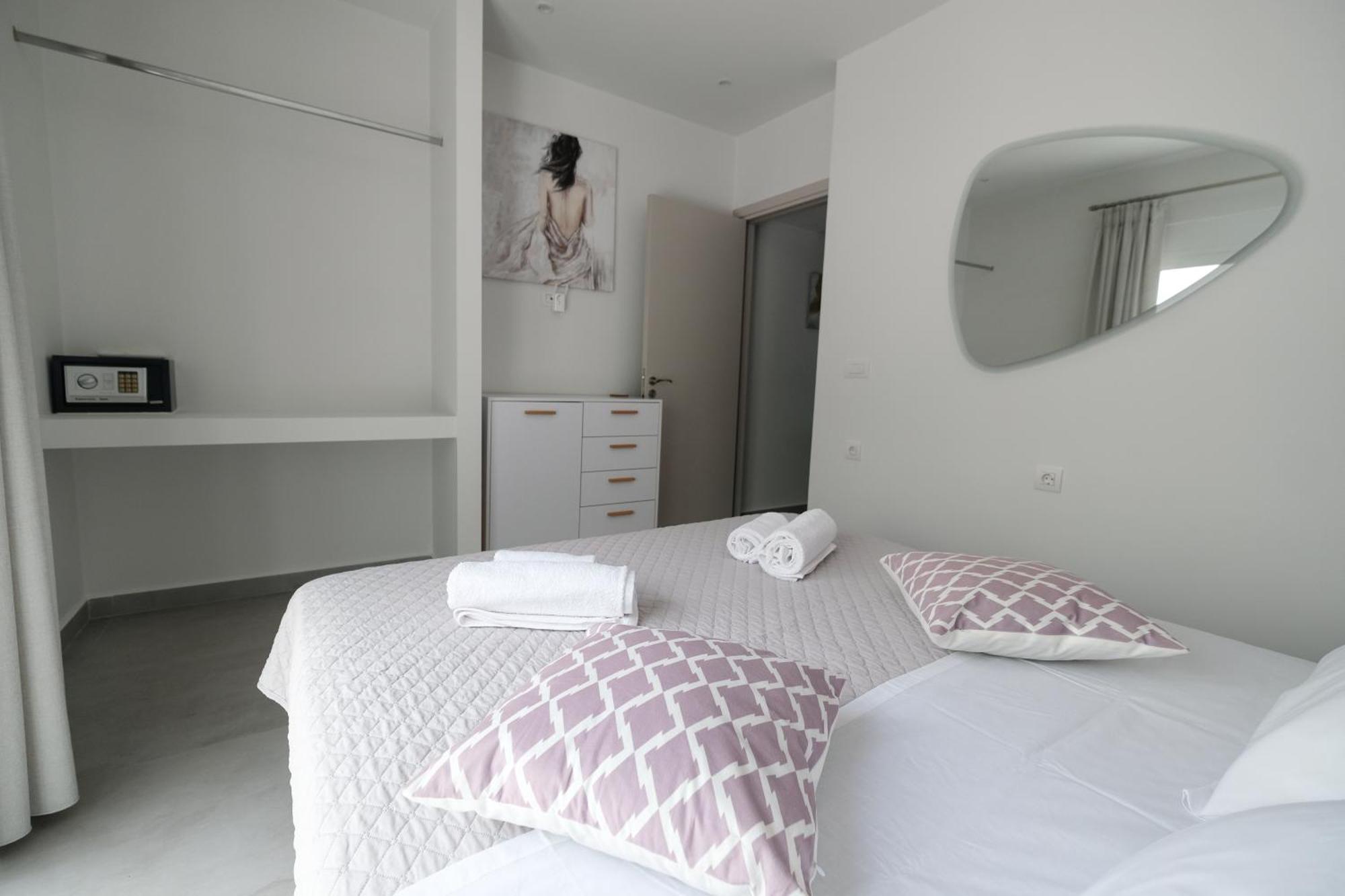 Rhodes Retreat: Modern Comfort In Serene Luxury Rhodes City Esterno foto